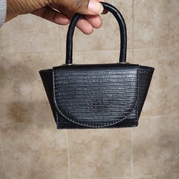 Black Textured Handbag - Picture 2 of 8